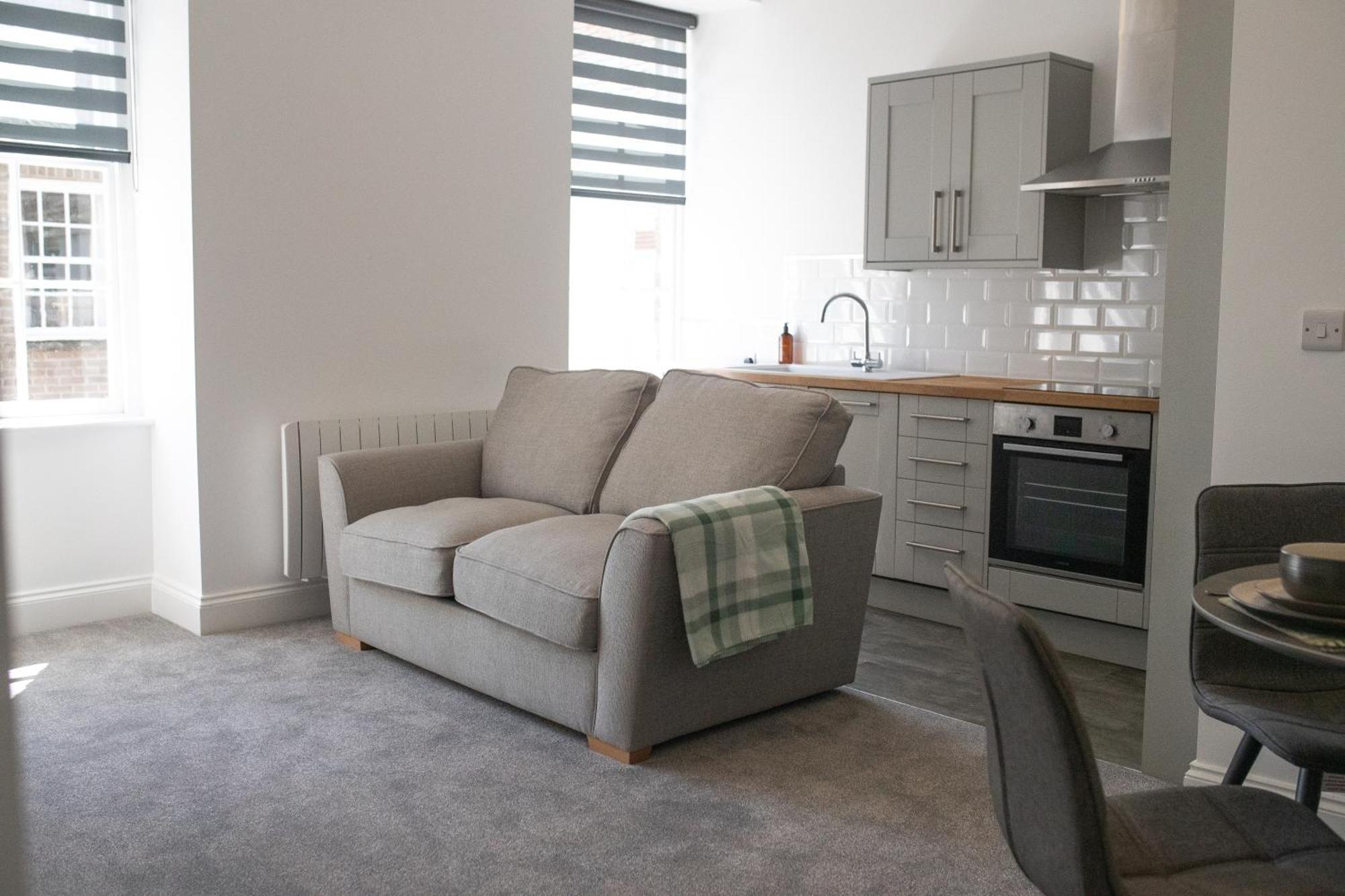 No.9 Priory House, Apartment